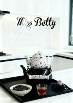 ست کتری قوری لعابی دسته دار طرح تایلندی miss betty - تصویر 2